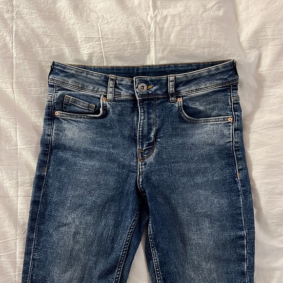 H&M stretchy jeans - Picture 2 of 5